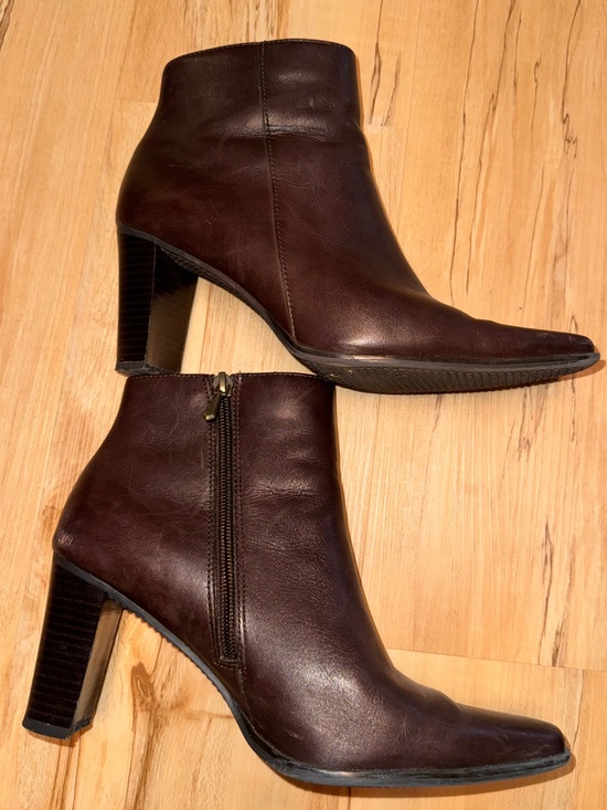 Shoes - Leather chocolate brown boots